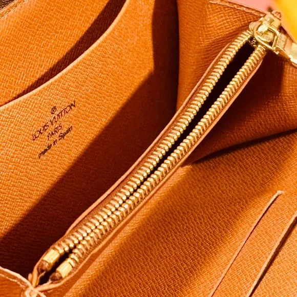 Louis Vuitton Monogram Zipper round Mid size wallet - Picture 6 of 15